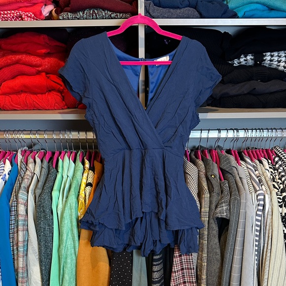 Altar’d State blue shirt sleeve v neck back tie elastic waistband romper size M - Picture 1 of 3